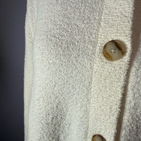 Banana Republic Cream Cardigan Sweater. PTP 23 - Picture 3 of 9
